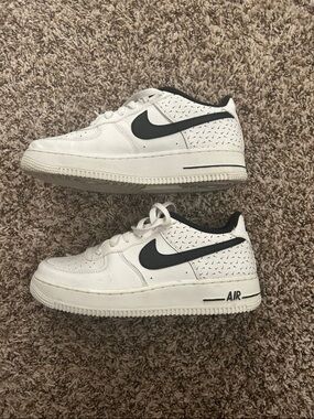 Nike Women's Air Force 1 White and Black Sneakers